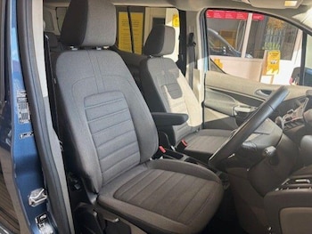 Used Ford Grand Tourneo Connect 2021 for sale - 76122049: Photo 2