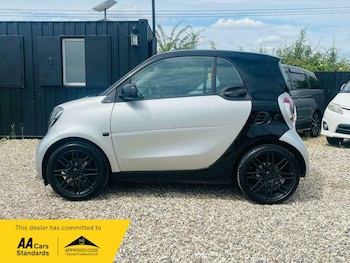Used smart fortwo 2018 for sale - 75144265: Photo