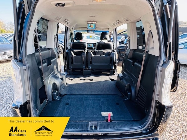 Used Honda Stepwagon 2013 for sale - 75144252: Photo 10
