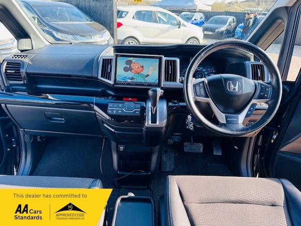 Used Honda Stepwagon 2013 for sale - 75144252: Photo 17