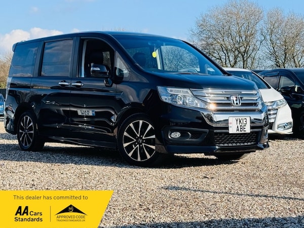 Used Honda Stepwagon 2013 for sale - 75144252: Photo 1