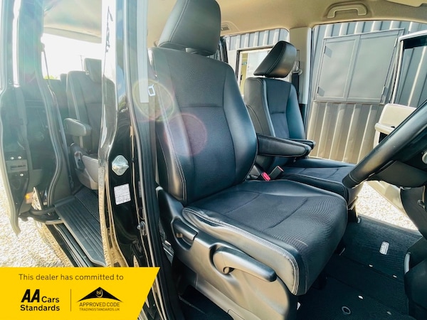 Used Honda Stepwagon 2012 for sale - 75265392: Photo 17
