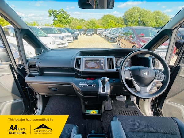 Used Honda Stepwagon 2012 for sale - 75265392: Photo 18