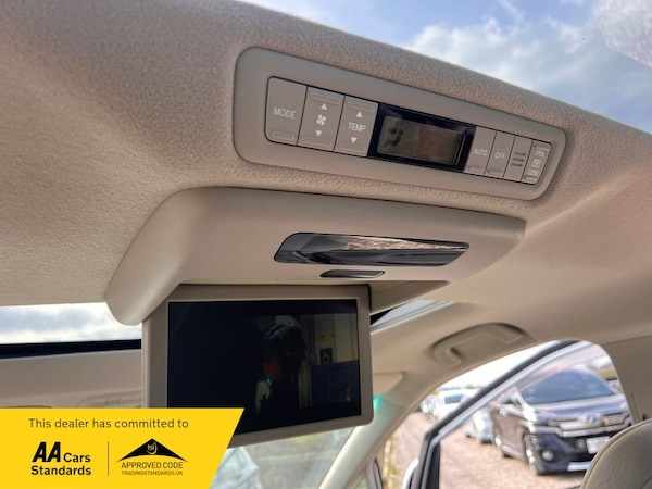 Used Toyota Estima 2010 for sale - 75243184: Photo 16
