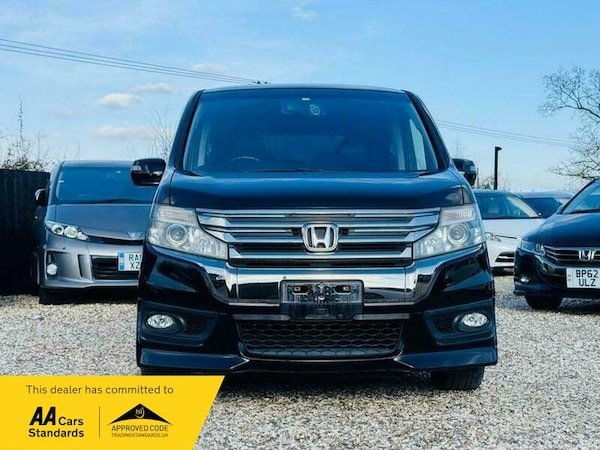 Used Honda Stepwagon 2012 for sale - 75144256: Photo 2