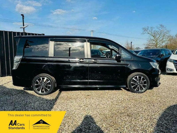 Used Honda Stepwagon 2012 for sale - 75144256: Photo 4