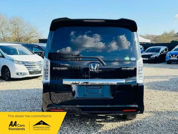 Used Honda Stepwagon 2012 for sale - 75144256: Photo 6