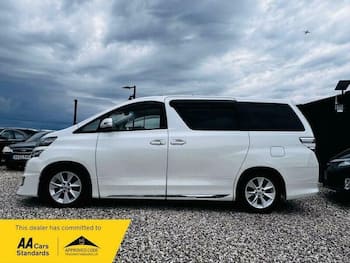 Used Toyota Vellfire 2013 for sale - 79709970: Photo