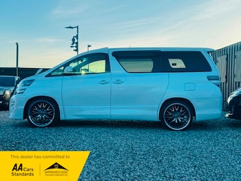 Used Toyota Vellfire 2014 for sale - 79142888: Photo