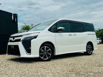 Used Toyota Voxy 2020 for sale - 79142866: Photo