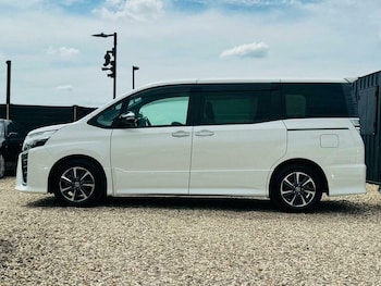 Used Toyota Voxy 2020 for sale - 79142866: Photo