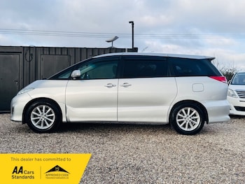 Used Toyota Estima 2010 for sale - 77065460: Photo