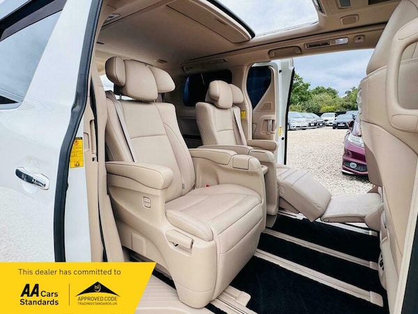 Used Toyota Vellfire 2014 for sale - 76197391: Photo 12