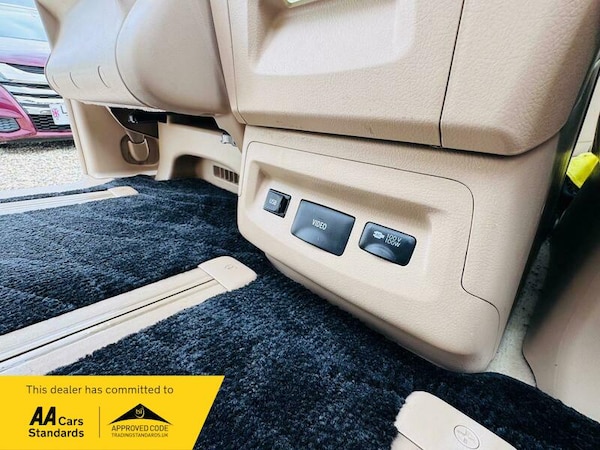 Used Toyota Vellfire 2014 for sale - 76197391: Photo 16