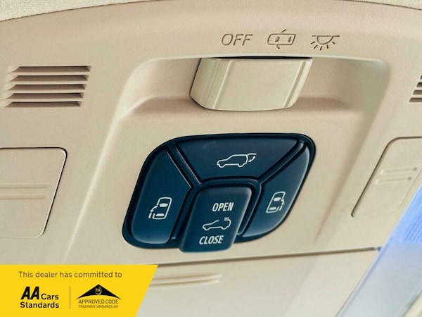 Used Toyota Vellfire 2014 for sale - 76197391: Photo 25