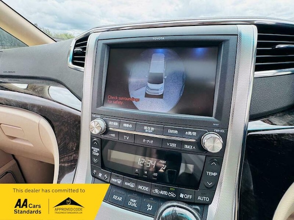 Used Toyota Vellfire 2014 for sale - 76197391: Photo 26