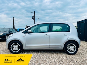 Used Volkswagen up! 2015 for sale - 78474864: Photo