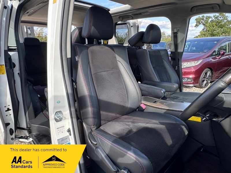 Used Toyota Vellfire 2013 for sale - 76029783: Photo 15