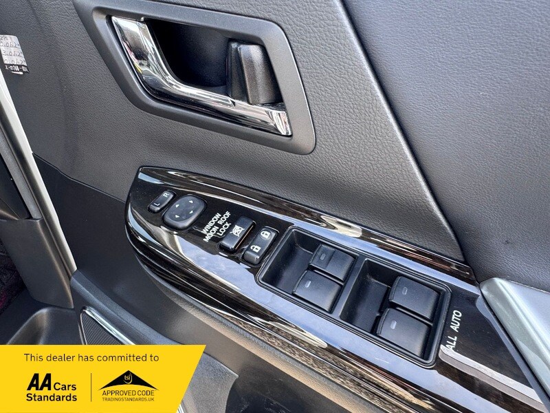 Used Toyota Vellfire 2013 for sale - 76029783: Photo 24