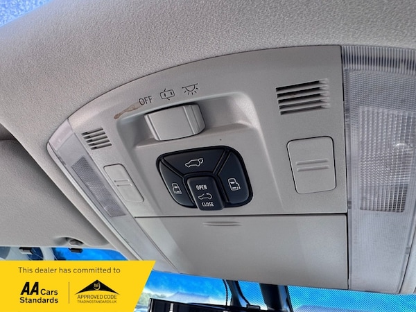 Used Toyota Vellfire 2013 for sale - 76029783: Photo 25