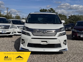 Used Toyota Vellfire 2013 for sale - 76029783: Photo 2