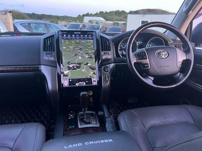 Used Toyota Landcruiser 2010 for sale - 76093103: Photo 19