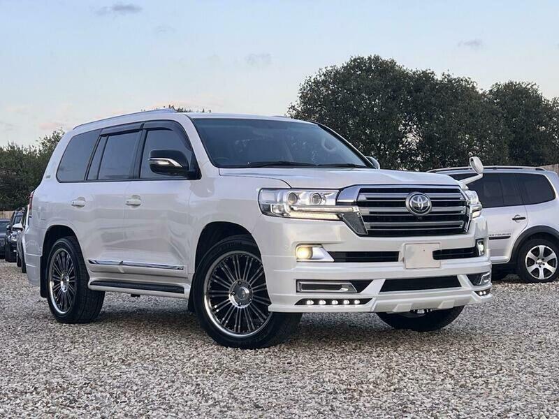 Used Toyota Landcruiser 2010 for sale - 76093103: Photo 2
