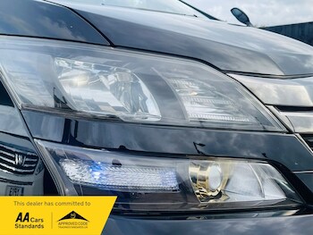 Used Toyota Vellfire 2013 for sale - 76510449: Photo