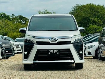 Used Toyota Voxy 2020 for sale - 79845002: Photo