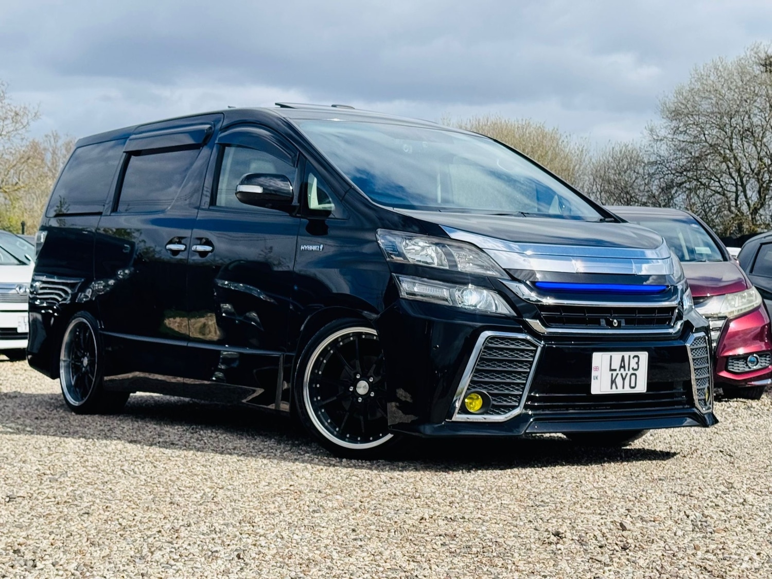 Used Toyota Vellfire 2013 for sale - 78133367: Photo 1