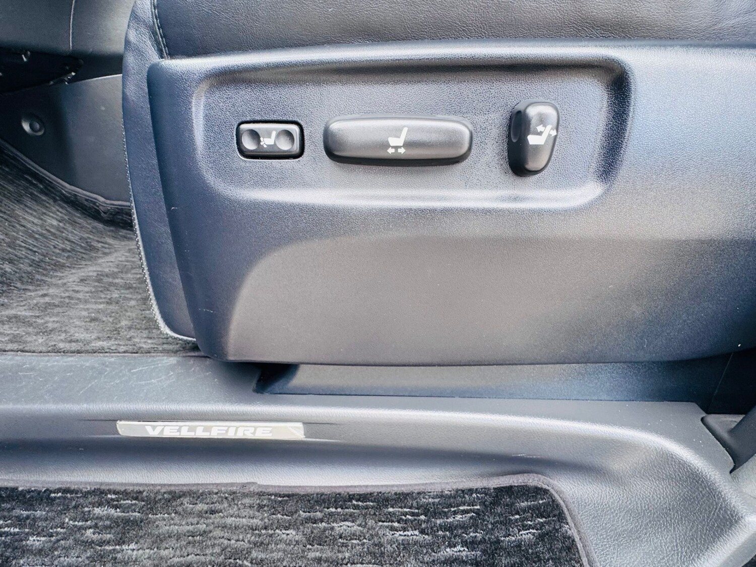 Used Toyota Vellfire 2013 for sale - 78133367: Photo 21