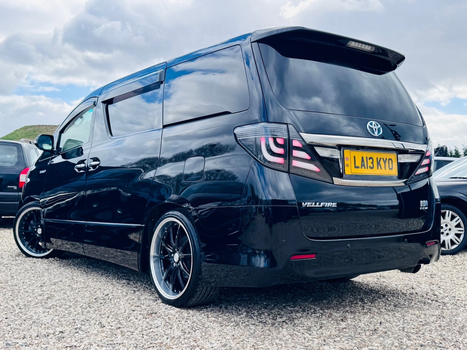 Used Toyota Vellfire 2013 for sale - 78133367: Photo 5