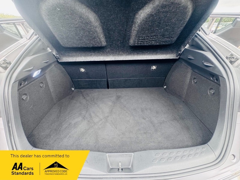 Used Toyota C-HR 2017 for sale - 76510448: Photo 12