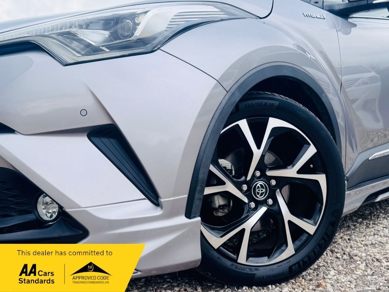 Used Toyota C-HR 2017 for sale - 76510448: Photo 5