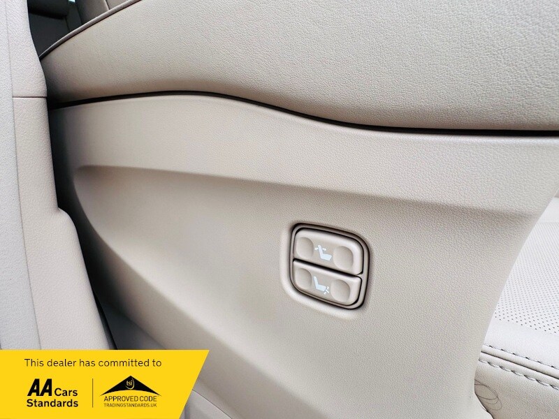 Used Toyota Vellfire 2013 for sale - 77990319: Photo 14