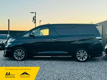 Used Toyota Vellfire 2013 for sale - 79222390: Photo