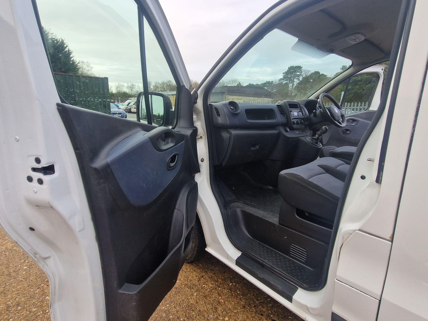 Used Vauxhall Vivaro 2017 for sale - 77525005: Photo 12