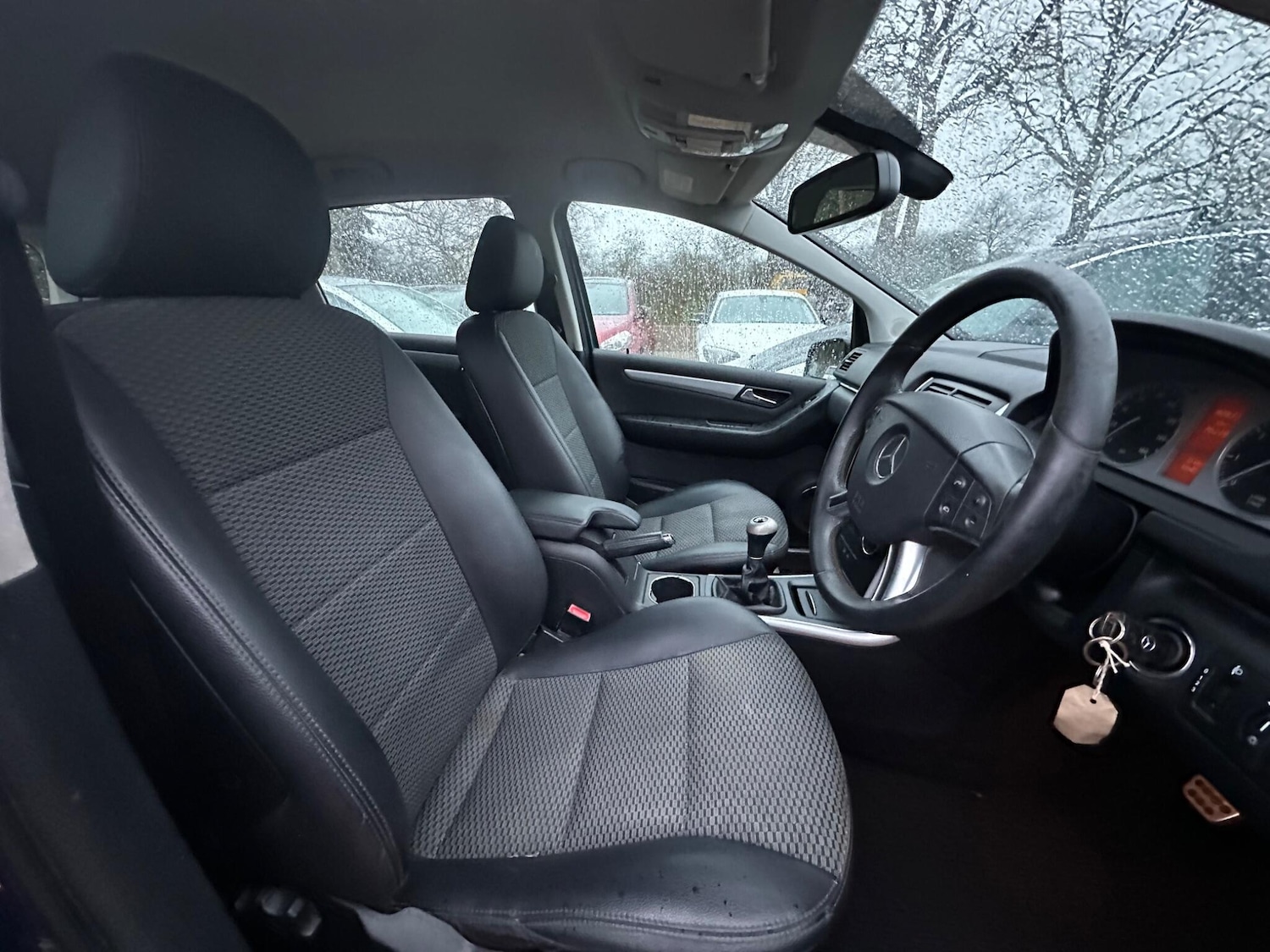 Used Mercedes-Benz B Class 2010 for sale - 77131520: Photo 12