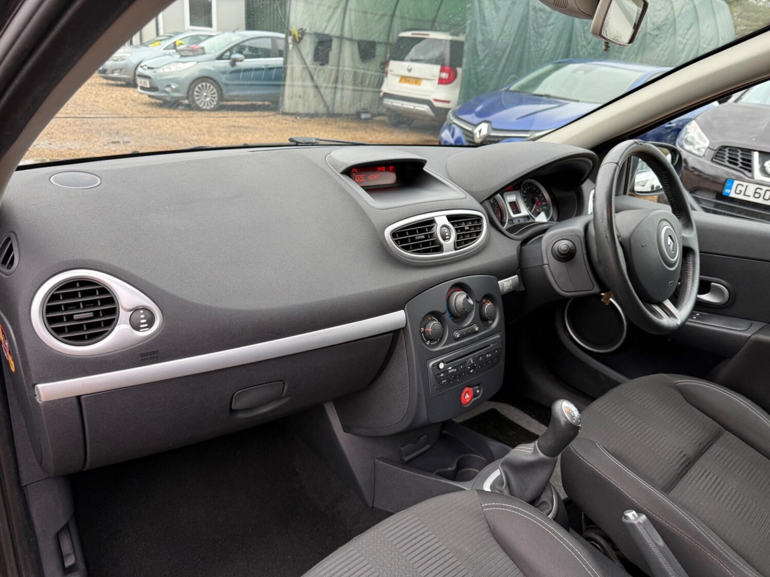 Used Renault Clio 2009 for sale - 77495950: Photo 14