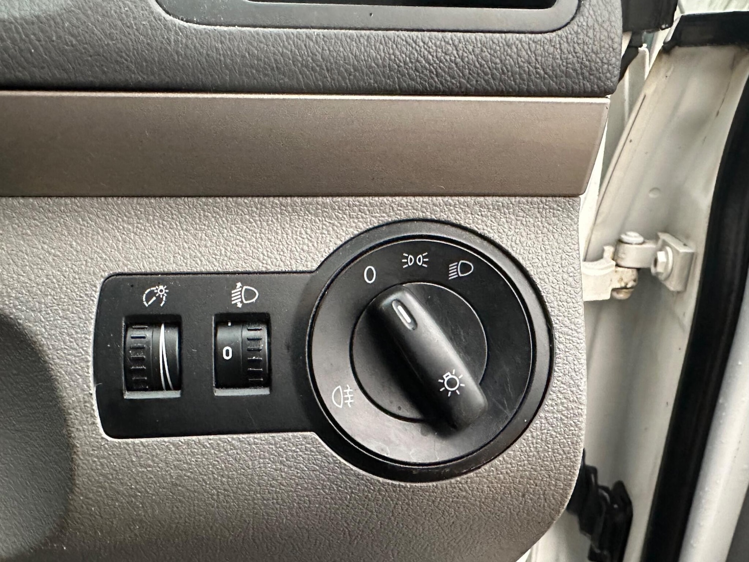 Used Volkswagen Touran 2009 for sale - 77291898: Photo 16