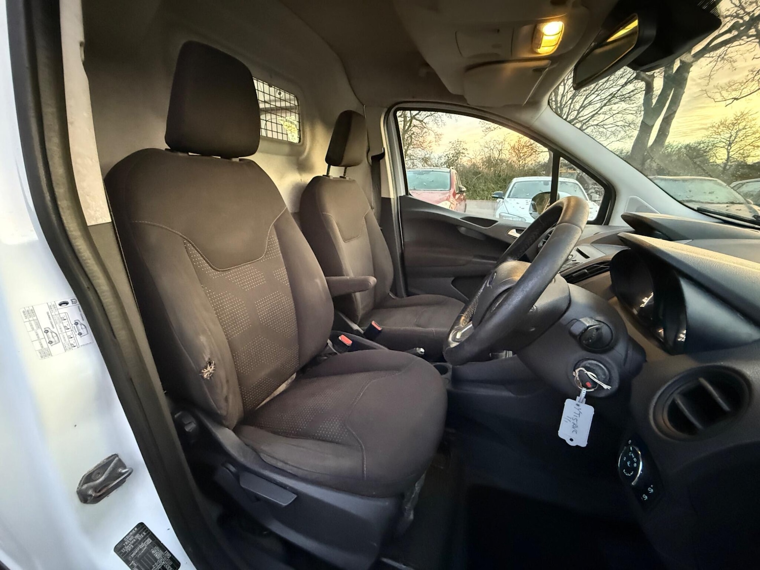 Used Ford Transit Courier 2015 for sale - 77091231: Photo 12