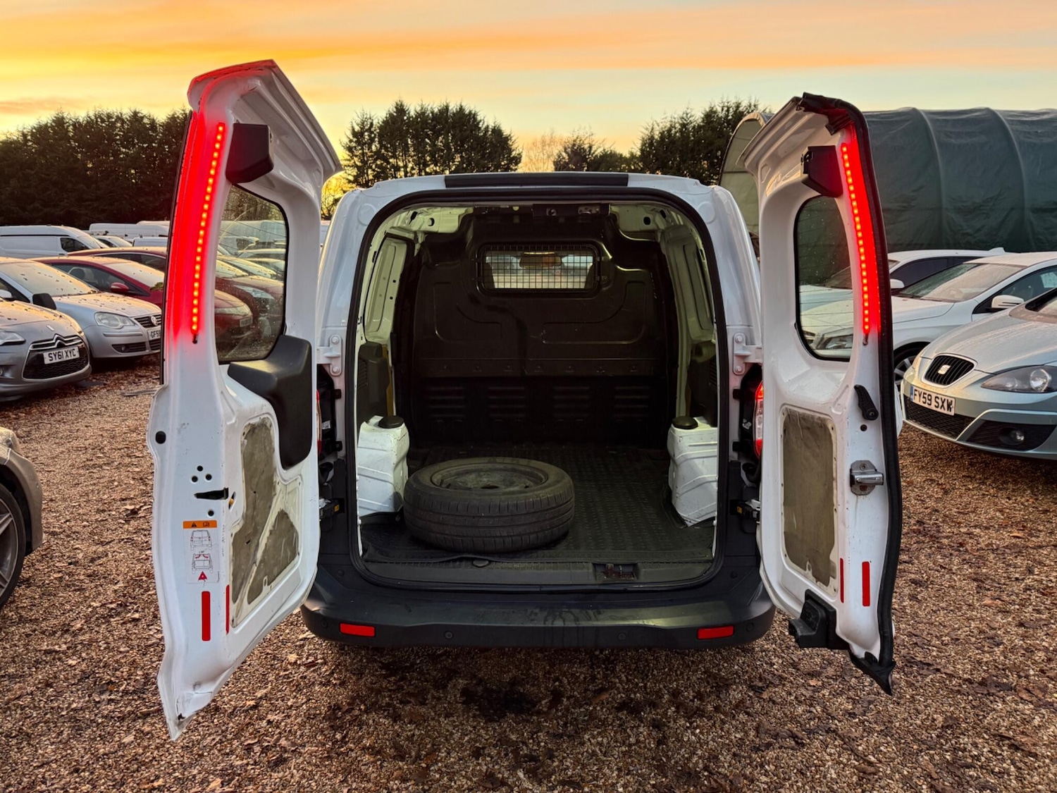 Used Ford Transit Courier 2015 for sale - 77091231: Photo 15