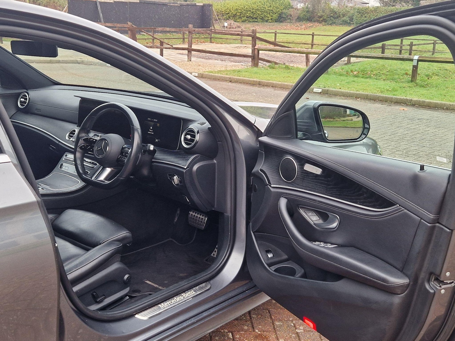 Used Mercedes-Benz E Class for sale - 77242324: Photo 10