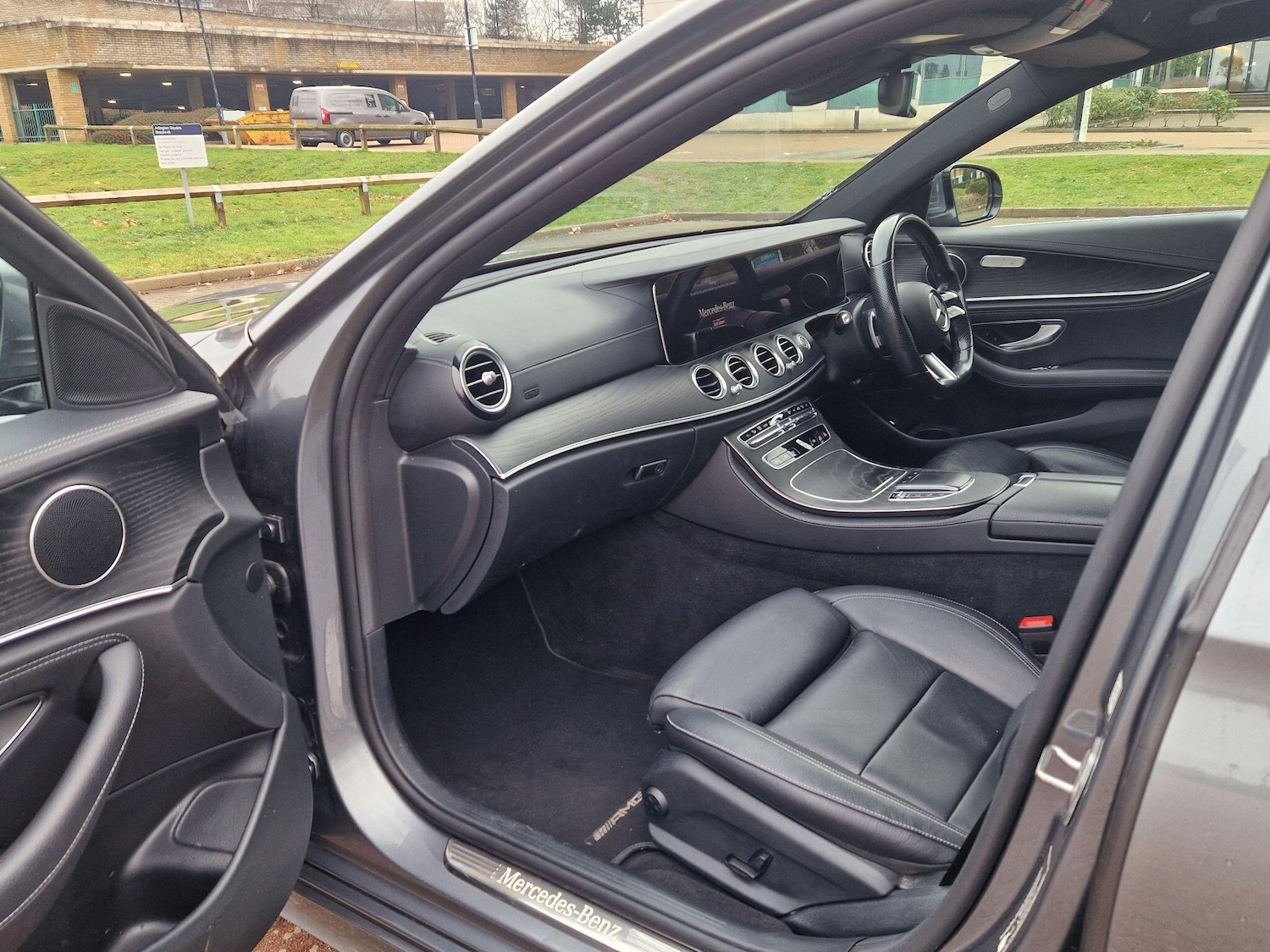 Used Mercedes-Benz E Class for sale - 77242324: Photo 12