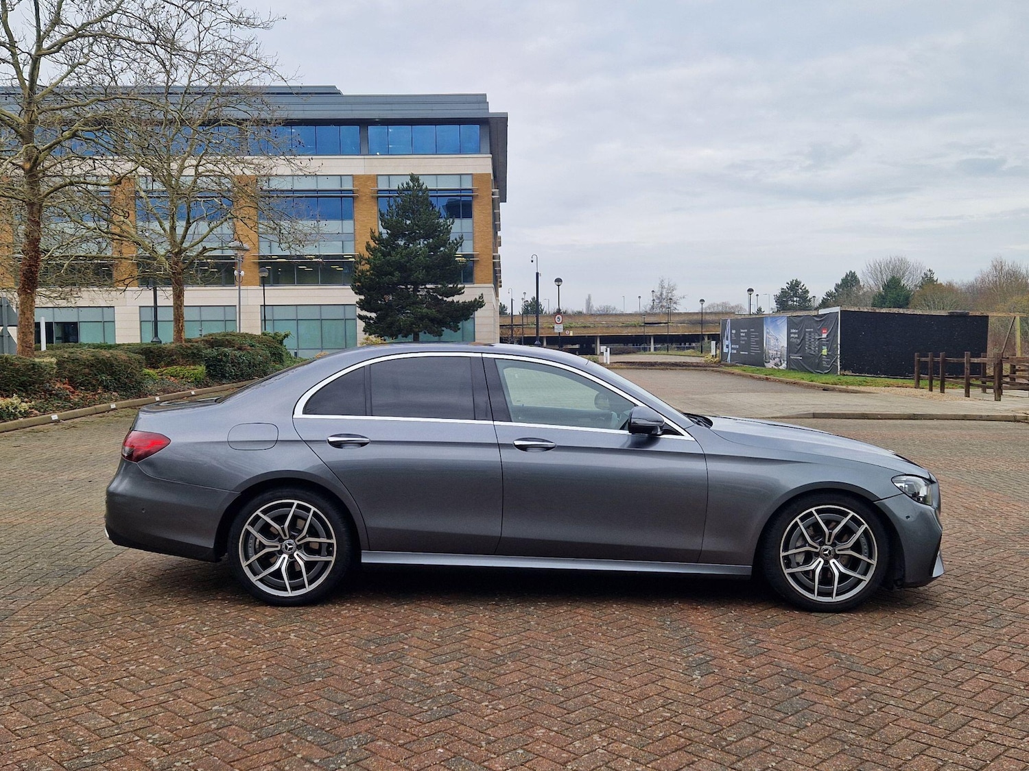 Used Mercedes-Benz E Class for sale - 77242324: Photo 3