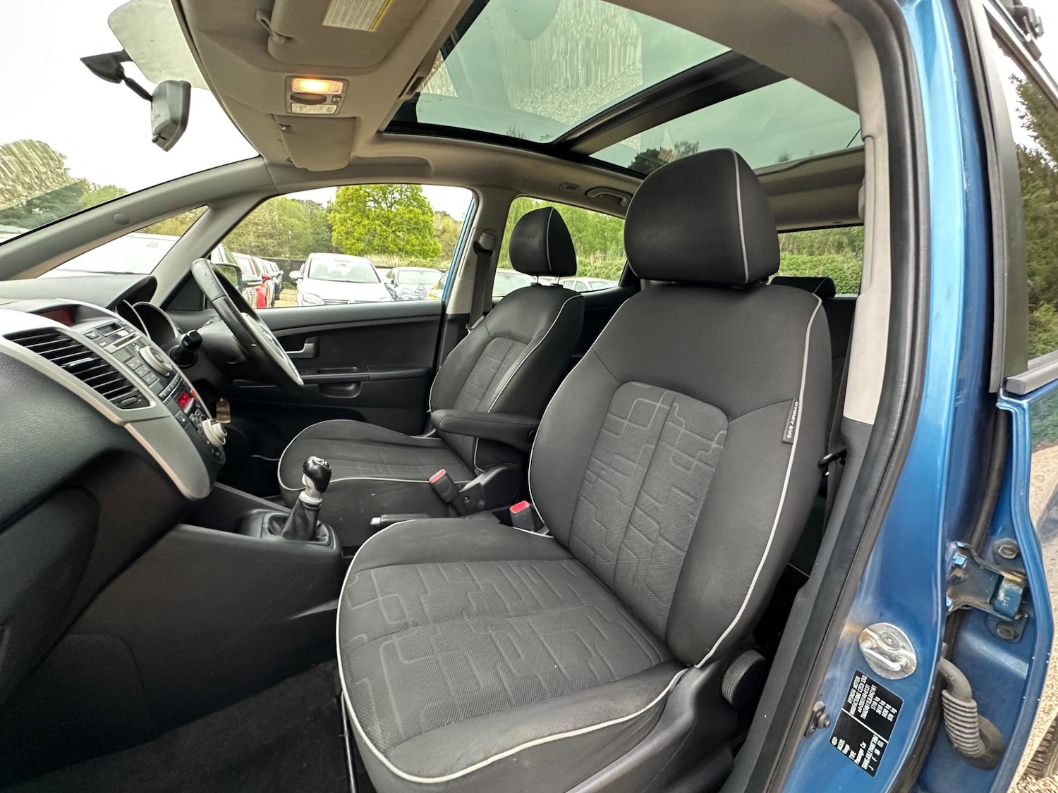 Used Kia Venga 2011 for sale - 77091810: Photo 13