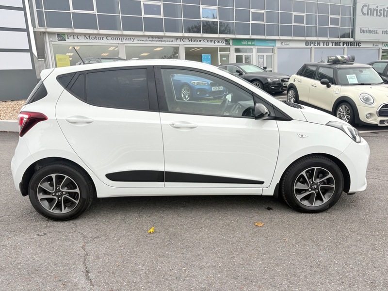 Used Hyundai i10 2018 for sale - 76292242: Photo 2