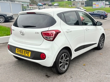 Used Hyundai i10 2018 for sale - 76292242: Photo