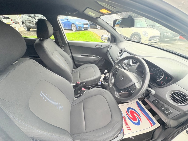 Used Hyundai i10 2018 for sale - 76292242: Photo 9