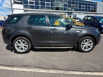 Used Land Rover Discovery Sport 2017 for sale - 79438212: Photo